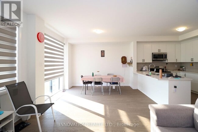 Building Photo - 322 Gisborne Pl