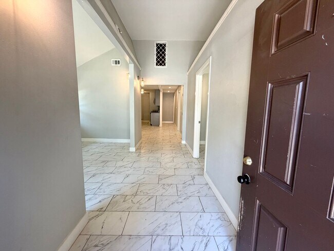 Foto del edificio - 3056 Crescent Way
