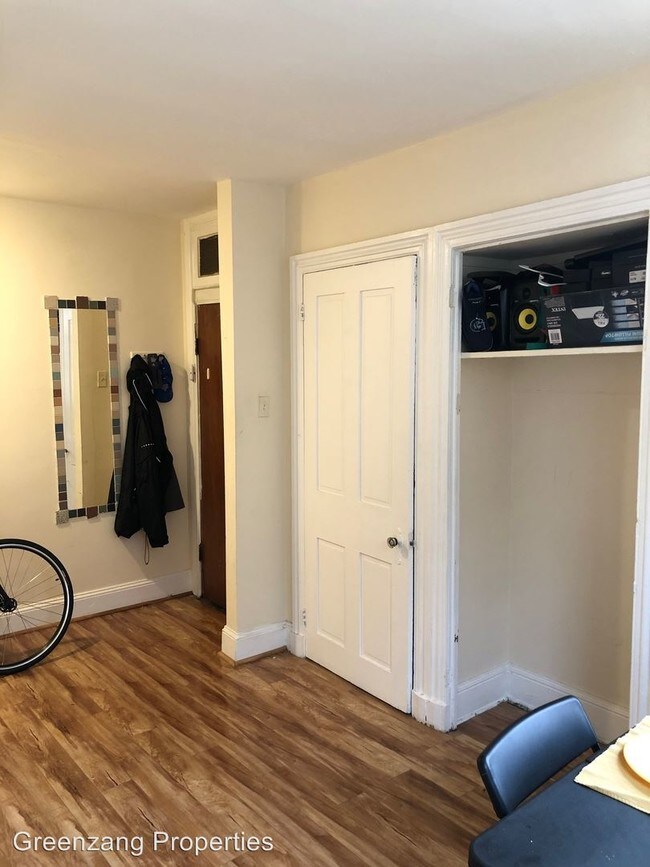 Foto del edificio - 2221 Spring Garden St