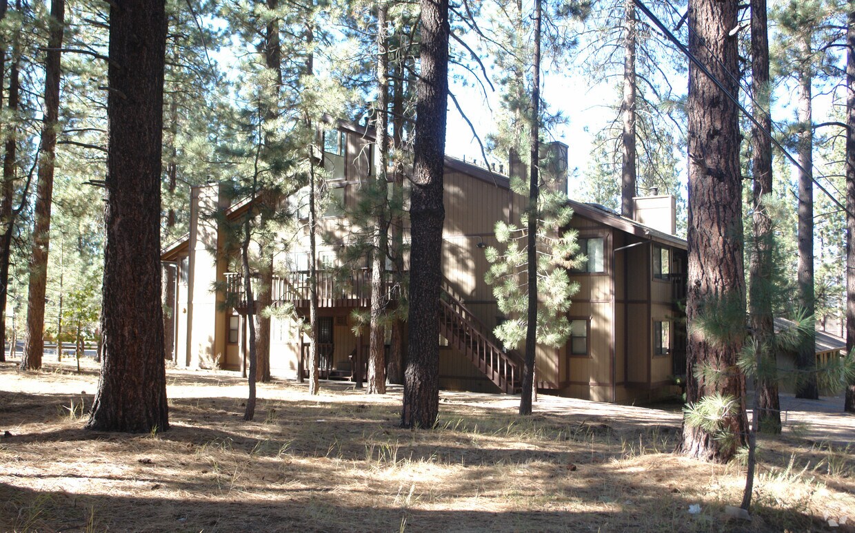 Building Photo - 667 Summit Blvd