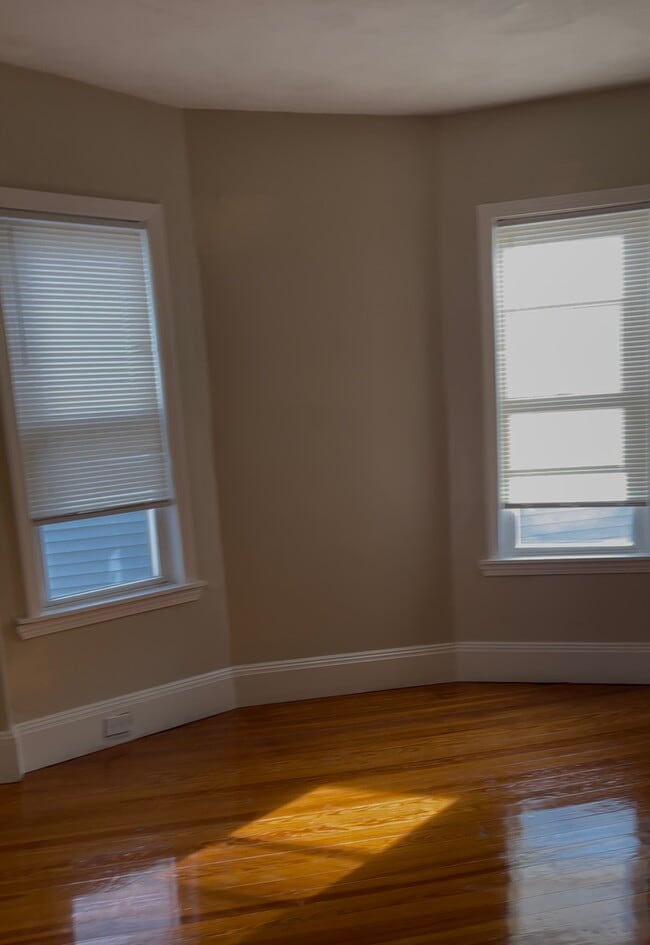 Building Photo - 73 Richfield St