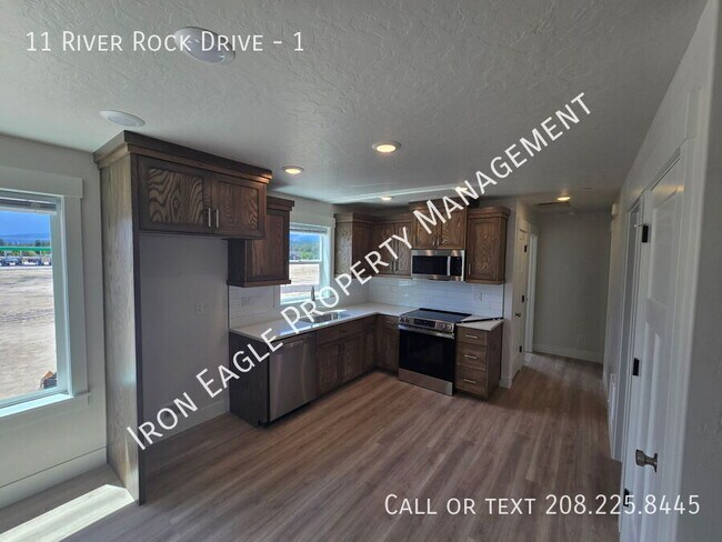 Foto del edificio - 11 River Rock Dr