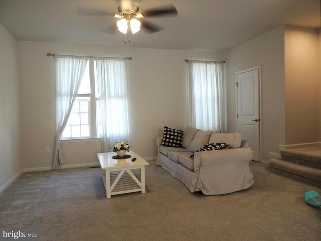 Building Photo - 309 Landing Dr