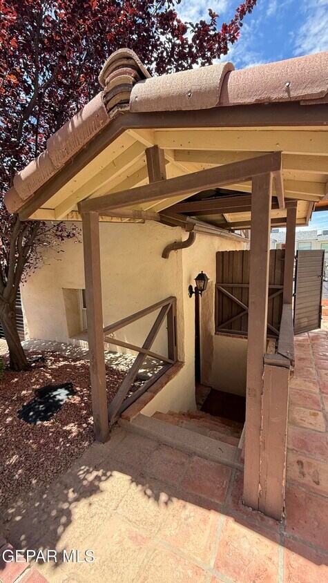 Foto principal - 1218 Moore St