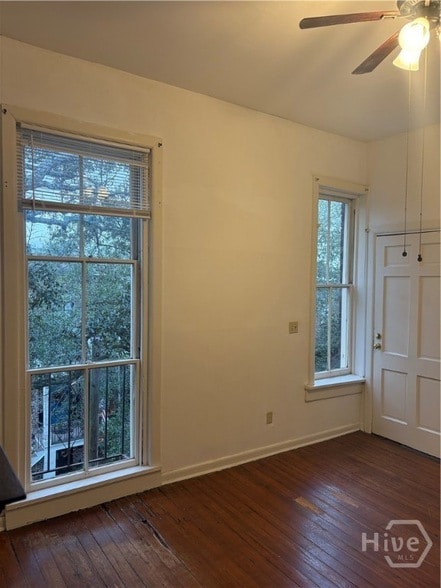 Building Photo - 219 E Taylor St
