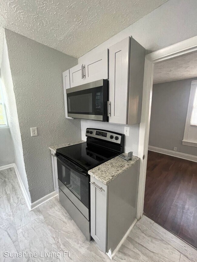 Foto del edificio - 3 br, 1 bath House - 1357 Evergreen Ave