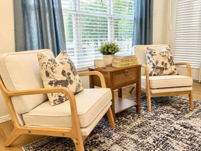 Foto del edificio - 2300 Kathryn Ln