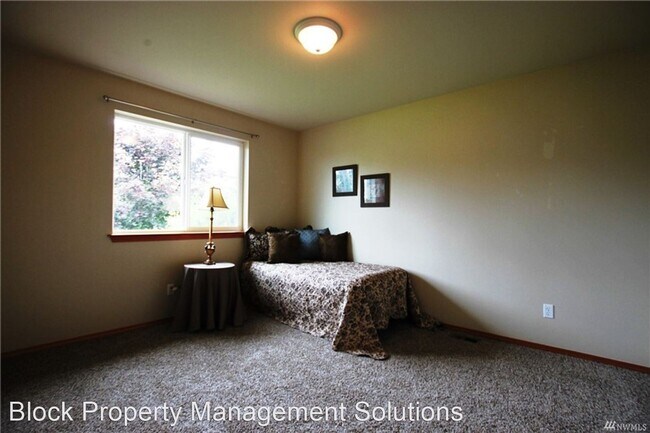 Foto del edificio - 4 br, 2.5 bath House - 3309 71st Ave Ne