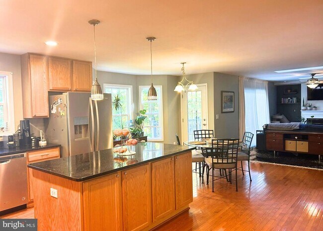 Foto del edificio - 12503 Toll House Rd