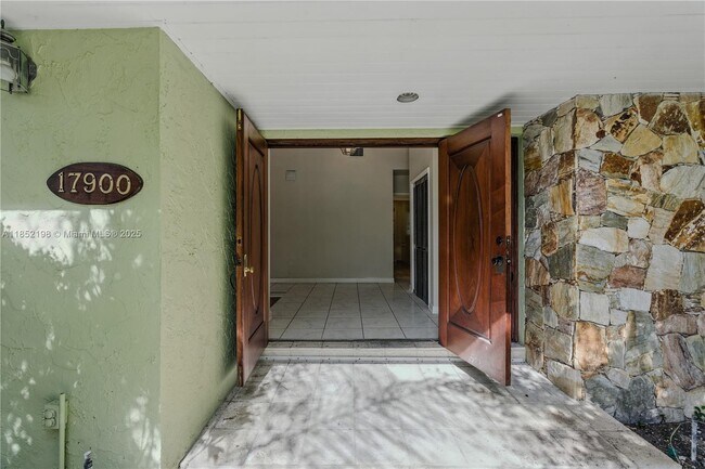 Building Photo - 17900 SW 77th Ave