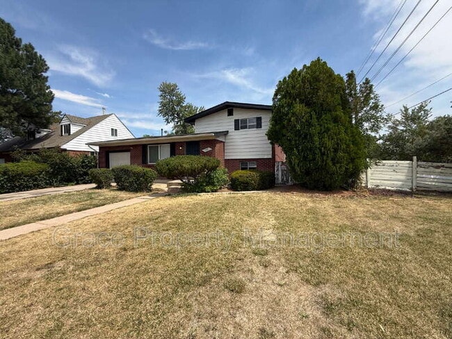 Building Photo - 1300 Quari St