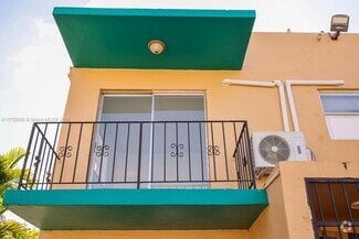 Building Photo - 3050 NW 21st Ave