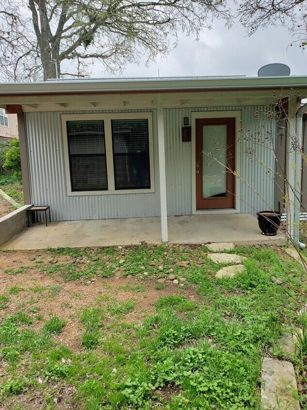 Primary Photo - 321 Roy St