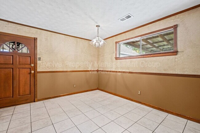 Building Photo - 1224 Bradbury Dr