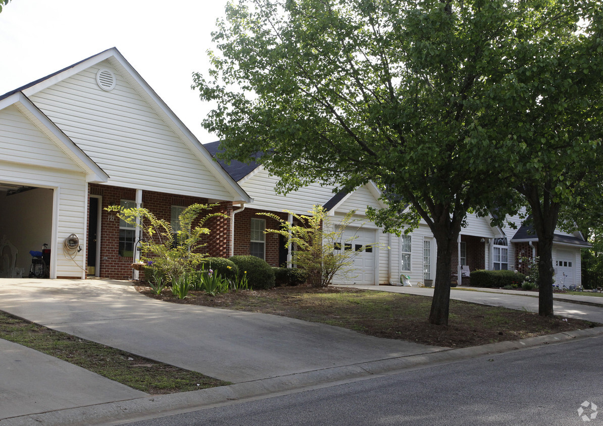 Primary Photo - The Ridge at White Oak