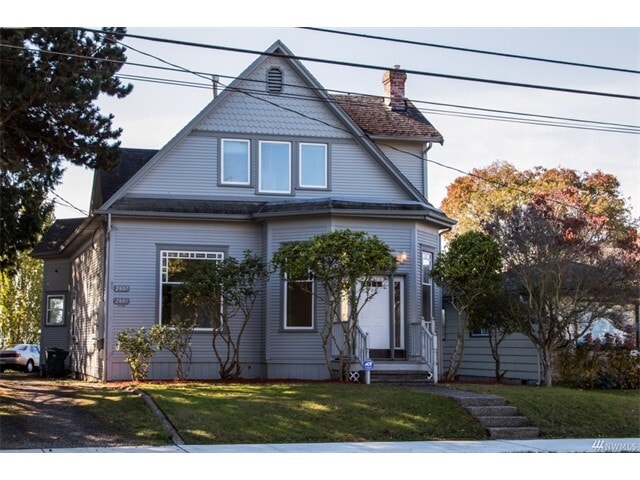 The front elevation of the home is very inviting, and the property is very well maintained. ... - 2809 Eldridge Avenue