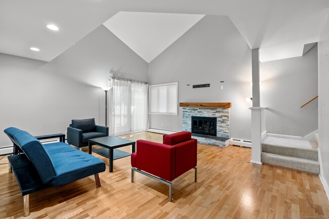 Building Photo - 13 Byrne Ct