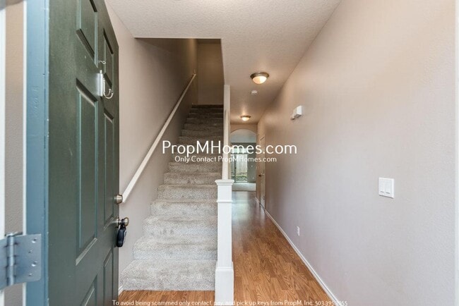 Building Photo - Cozy Three Bedroom Townhome in the Heart o...