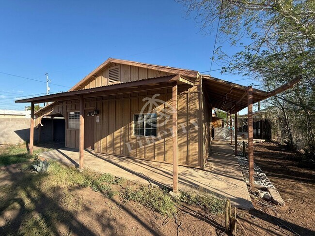 Photo - 1212 E Taylor St House