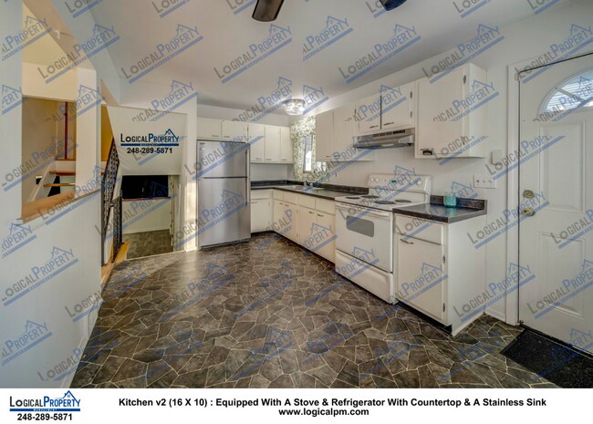 Foto del edificio - 3/1.5 Split Level: Open Foolrplan,C/A,Hard...