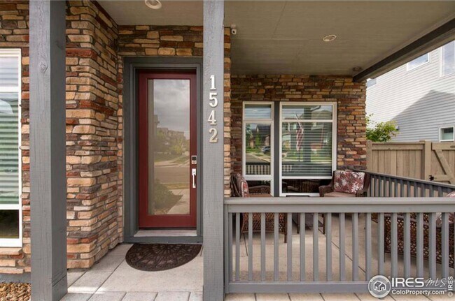 Foto del edificio - STUNNING 2 STORY SMART HOME IN LOUISVILLE