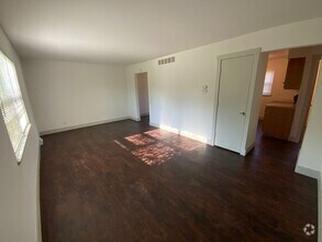 Building Photo - 204 S Scott Blvd