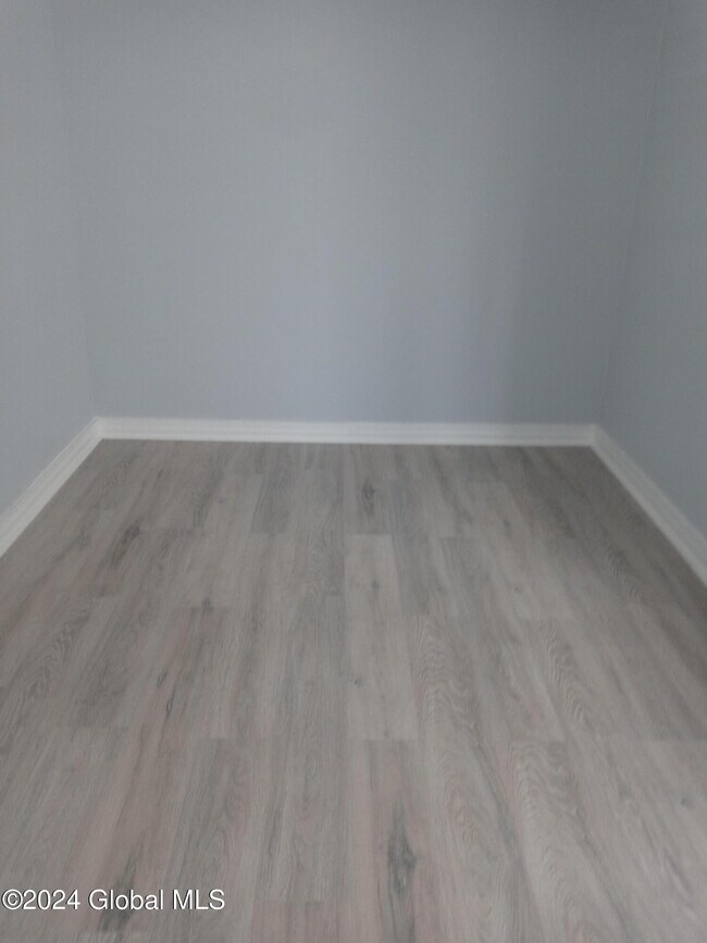 Foto del edificio - 329 2nd St