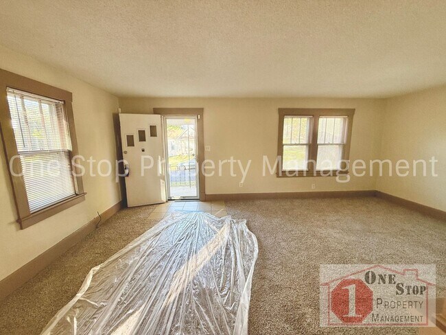 Foto del edificio - 3-Bedroom, 1.75-Bathroom home in Independence