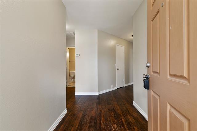 Foto del edificio - 2301 Tailburton Ct