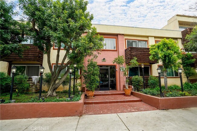 Building Photo - 5414 Newcastle Ave