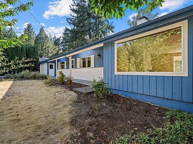 Building Photo - Bellevue Home