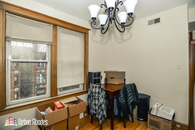 Foto del edificio - 852 N Leavitt St