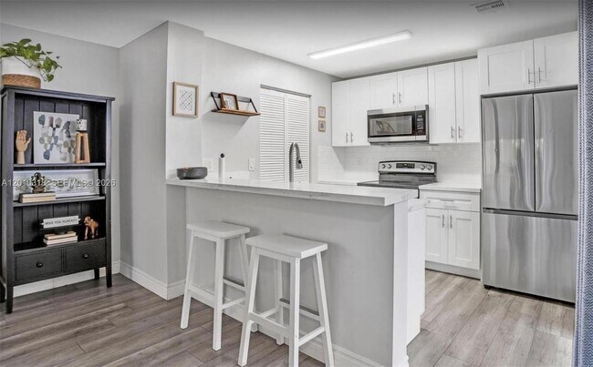 Foto del edificio - 8033 NW 71st Ct