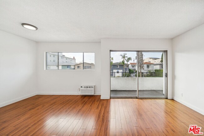 Foto del edificio - 1050 S Wooster St