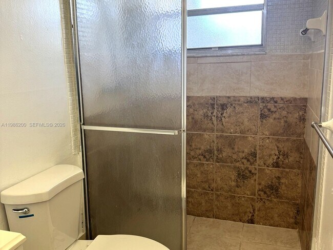 Foto del edificio - 6870 Royal Palm Blvd