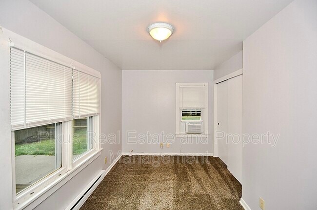 Foto del edificio - 818 Broadway St E