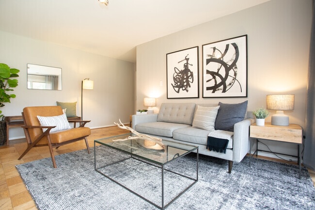 2BR, 1BA - Acclaim