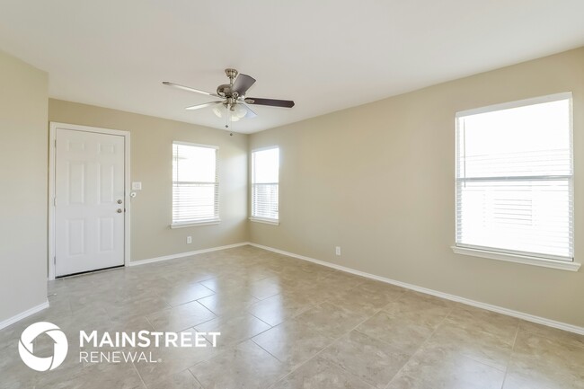 Foto del edificio - 8439 Chalk Hill Cove