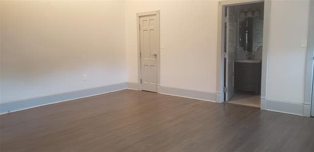 Building Photo - 725 W Magnolia Ave