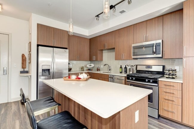 Building Photo - TENm.flats