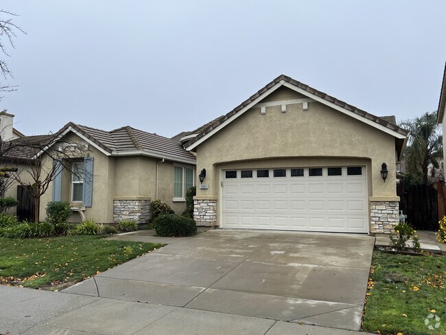 1 story, 2149 sq ft, 4 bd 3 bath - 5909 Silveroak Cir