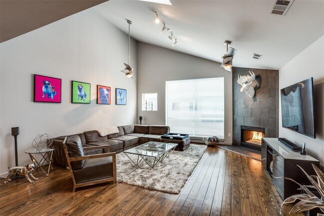 Foto del edificio - 4213 Dickason Ave