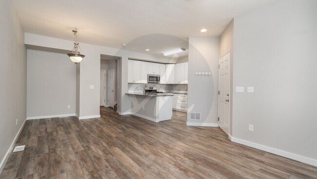 Foto del edificio - 2 Bedroom Wolf Ranch Townhome with 2 Car Garage