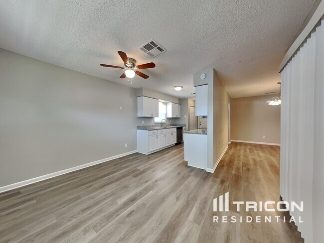 Foto del edificio - 4399 Crescent Rd
