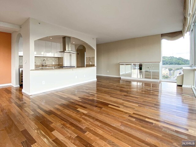 Foto del edificio - 1728 Hudson Ave