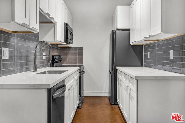 Foto del edificio - 312 W 5th St