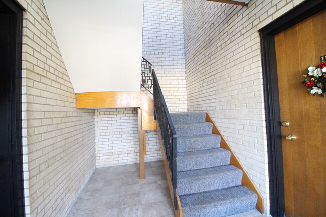 4 unit building - 2707 123rd St