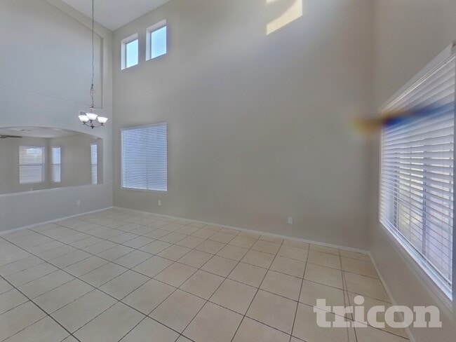 Building Photo - 21116 Alma Dr