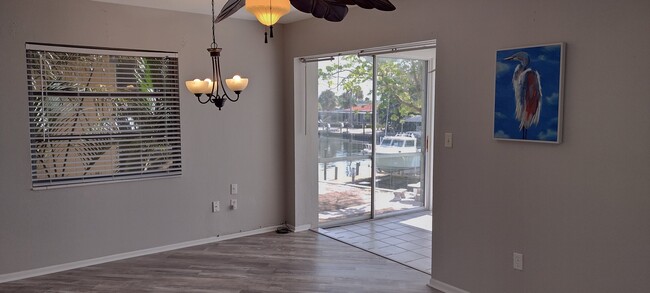 Building Photo - 10215 Manatee Ave W