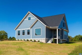 Building Photo - 91 Willow Creek Dr